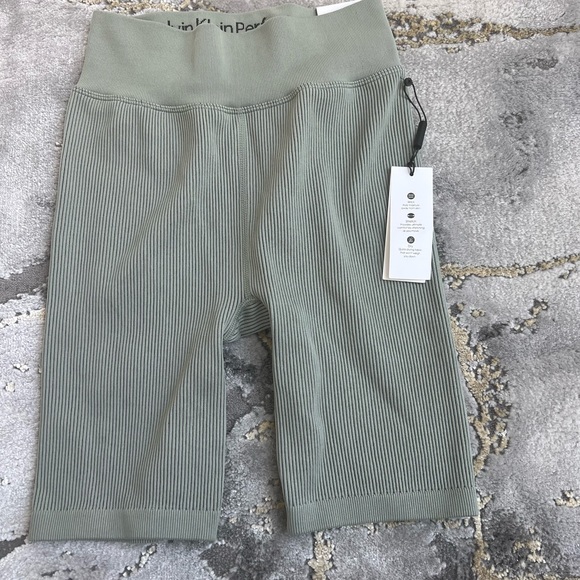 Calvin Klein Performance - Picture 3 of 6